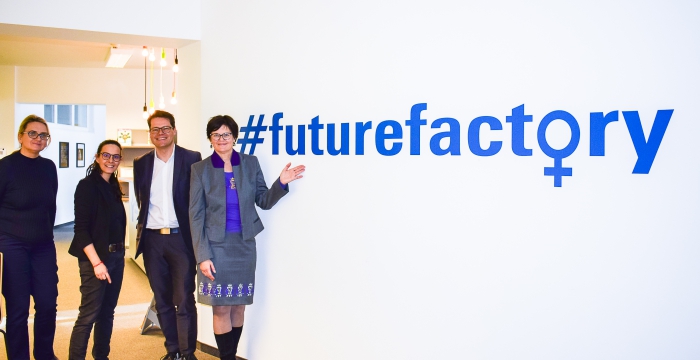 von links nach rechts: Gudrun Koban, ABZ*Austria, Jutta Waltner (Leitung #futurefactory), Stadtrat Czernohorszky und AMS-Landesgeschäftsführerin Petra Draxl. © Jugend am Werk