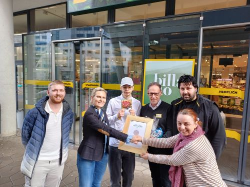 Übergabe Partnerurkunde Billa, Filiale Donaufelder Straße 129 © Jugend am Werk Übergabe Partnerurkunde Billa, Filiale Donaufelder Straße 129 © Jugend am Werk