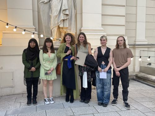 Mitglieder der Jugendjury bei der Preisverleihung 2024 © Clara Schermer